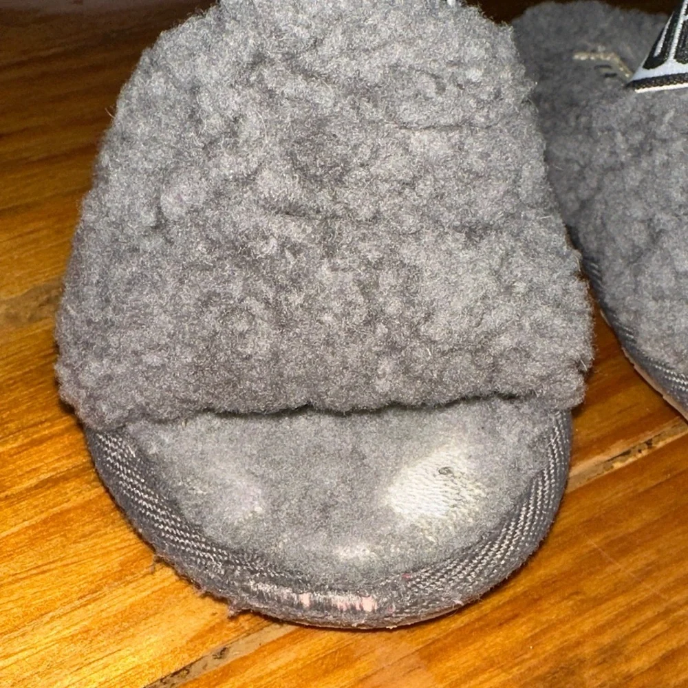 UGG Kids Charcoal Fluffy Slippers
